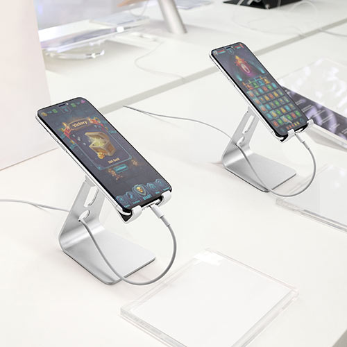 アルミスタンド（iPhone・スマートフォン・無段階角度調整・ケース対応・シルバー・ゲーム機・冷却） STN037