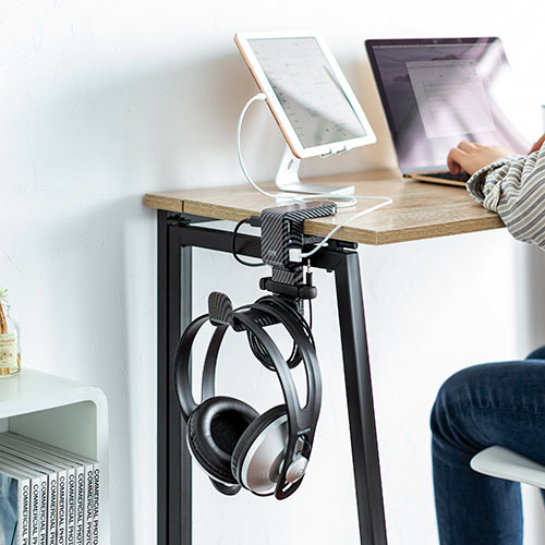 ヘッドホンスタンド（ヘッドホンハンガー・ヘッドホンフック・USBポート付き・クランプ・360°回転・吊り下げ式・ケーブルフック付き・カーボン調）