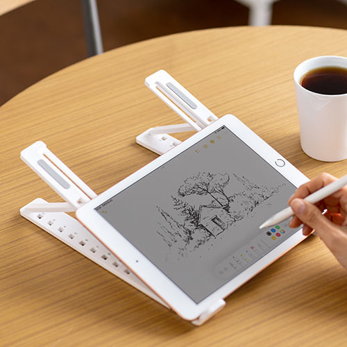 ノートパソコンスタンド 軽い 折りたたみ式 10段階 角度調整 斜め 放熱 姿勢改善 液タブ iPadスタンド ホワイト