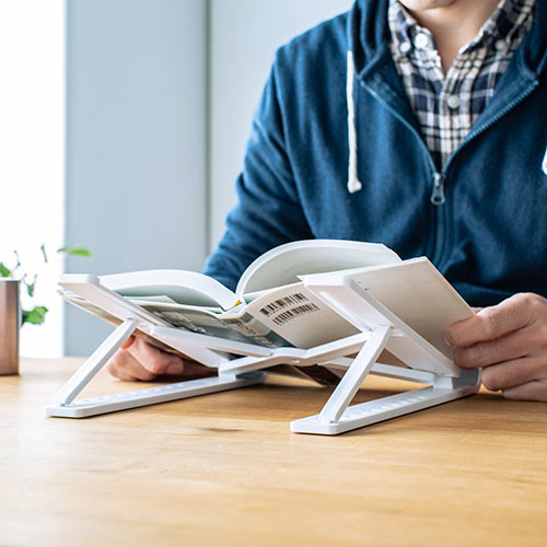 ノートパソコンスタンド 軽い 折りたたみ式 10段階 角度調整 斜め 放熱 姿勢改善 液タブ iPadスタンド ホワイト