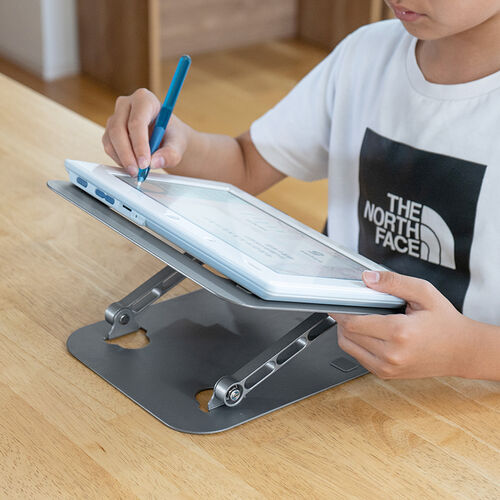 ノートパソコンスタンド（角度・高さ無段階調整タイプ・折りたたみ可能・姿勢改善・タブレットスタンド・スチール製・マグネット製品対応）