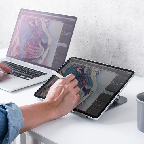 ノートパソコンスタンド（角度・高さ無段階調整タイプ・折りたたみ可能・姿勢改善・タブレットスタンド・スチール製・マグネット製品対応）