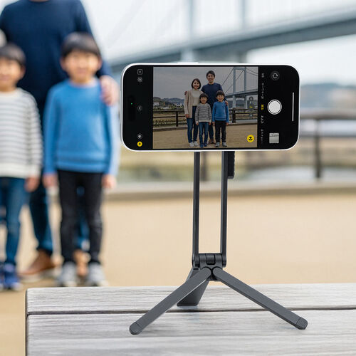 MagSafe対応スマホスタンド（スマホ三脚・折りたたみ式・持ち運び・ミニ三脚・自撮り棒・360°回転・無段階角度調整・縦置き・横置き・ iPhone/Android・メタルリング付属）