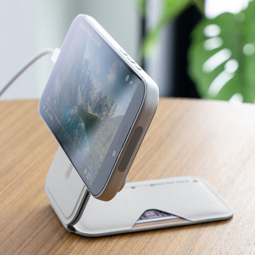 MagSafe対応スマホスタンド（2WAYスタンド・カード収納付き・カードケース・折りたたみ・薄型・マグネット着脱・角度調整・iPhone対応・動画視聴・オンライン会議・ホワイト）