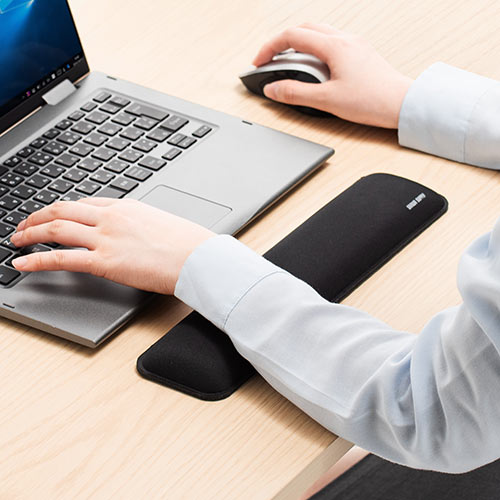 リストレスト（コンパクトキーボード・ノートパソコン用・手首・腱鞘炎防止・疲労軽減・クッション・幅33cm）