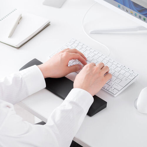 リストレスト（クッション・腱鞘炎防止・ゲーミング・疲労軽減・手首・ノートパソコン用・キーボード用・幅32.5cm・エルゴノミクス）
