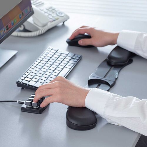 リストレスト（キーボード マウス兼用・ロング ショート 可変式・疲労軽減・幅約44.5cmから最大68cm・柔らかクッション・すべり止め付き・PU素材・ブラック）