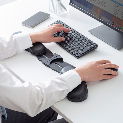 リストレスト（キーボード マウス兼用・ロング ショート 可変式・疲労軽減・幅約44.5cmから最大68cm・柔らかクッション・すべり止め付き・PU素材・ブラック）