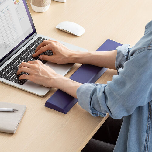 リストレスト（シリコン製・UVコーティング・幅42cm・フルキーボード対応・リブ構造・簡単お手入れ・アームレスト・ブルー）