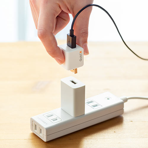 Androidバックアップカードリーダー（Android・アンドロイド・バックアップ・microSD・Qubii A・充電・カードリーダー）