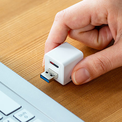 Androidバックアップカードリーダー（Android・アンドロイド・バックアップ・microSD・Qubii A・充電・カードリーダー）