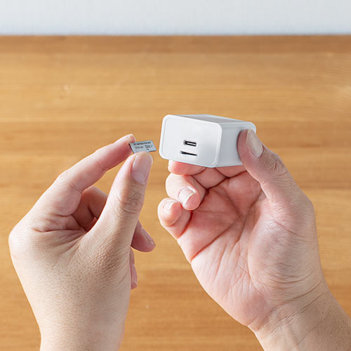 バックアップ付きAC充電器 充電器  iPhone iPad AC一体型 microSD保存 Type-C接続