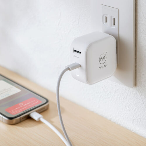 Qubii Power（USB-C・バックアップ ＆ 急速充電・iPhone対応・Android対応・microSD保存・カードリーダー・10年保証・ホワイト）
