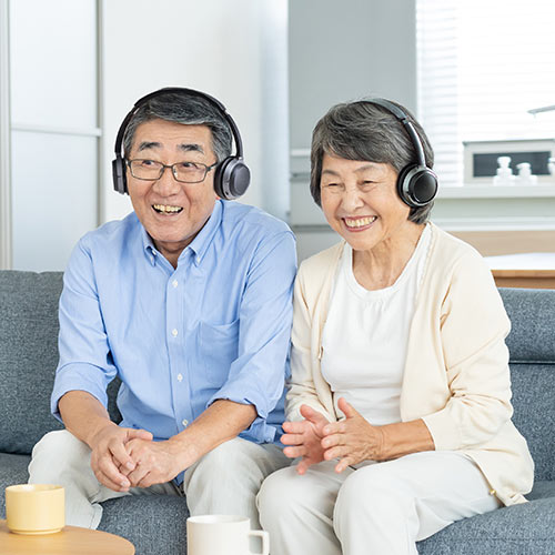 Bluetoothトランスミッター 送信機 テレビ 据え置き apt-X LL 2台同時接続 低遅延 常時給電 光デジタル 同軸デジタル 3.5mm AUX