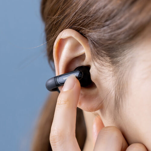 イヤーカフ イヤホン（完全ワイヤレス・オープンイヤー型・Bluetooth 5.3・左右非対称・最大24時間・マイク通話・耳挟み式・ながら聴き・小型・軽量・IPX4・ブラック）