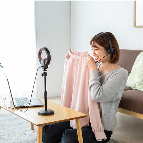 LEDライト一体型 Webカメラ（1080pFHD・3光色・オートフォーカス・マイクなし・スタンド・ウェブ会議・Zoom・Teams・Skype対応）