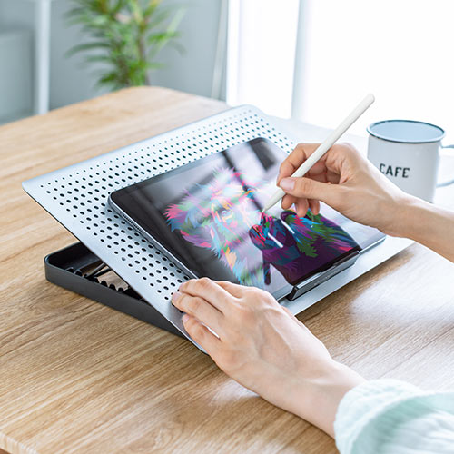 ノートパソコンクーラー（アルミ・冷却台・15.6インチ対応・USB給電・無段階風量調節・8段階角度調節・大型ファン・静音） CLN031