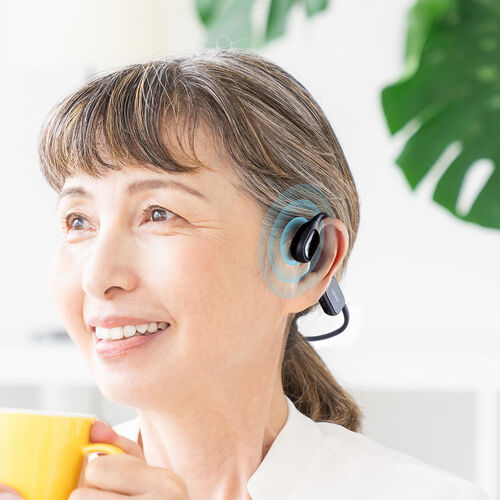骨伝導集音器 両耳｜ワイヤレス・軽量・かんたん操作・耳に入れない・充電式