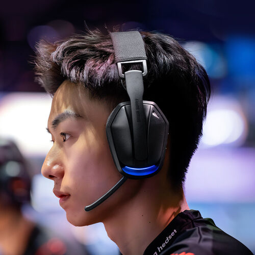 ワイヤレスヘッドセット（ゲーミング・eスポーツ・軽量・169g・ミュート・マイク付き・無線・2.4GHz・USB A＆Type-Cレシーバー・有線接続・RGB・LED付き）