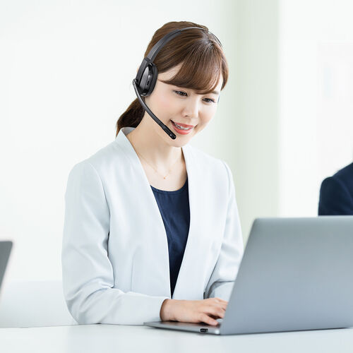 ワイヤレスヘッドセット（業務用・充電スタンド付き・片耳・遅延の少ない2.4GHz・最大通話約25時間・ノイズキャンセリングマイク付き・ミュートボタン・USB接続）