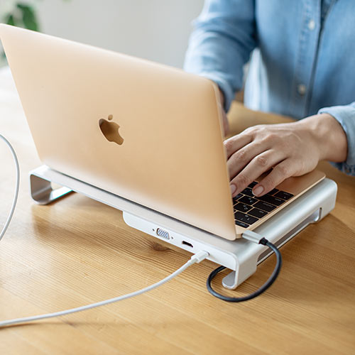 カーボンファイバー調 モニター台 USB-C接続 USBハブ Type-A接続 1.5m 机固定 クランプ固定 モニター固定