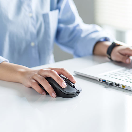 ワイヤレスマウス（5ボタン・無線・レシーバー・DPI切替・ラバーコーティング・多ボタンマウス・左右対称・左利き・コスパ最強・ガンメタリック）MA097GM