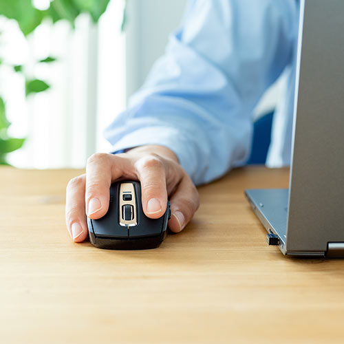 静音ワイヤレスマウス(無線・2.4G・ブルーLED・5ボタン・DPI切替・ラバー塗装・電池式・中型・ブラック)