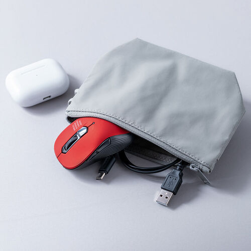 小型ワイヤレスマウス（2.4GHzレシーバー・USB-C充電式・戻る/進む・5ボタン・静音・無線・ラバーコーティング・レッド）