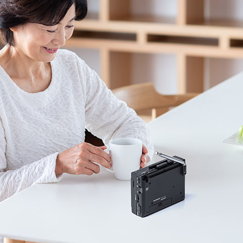 カセットテープ変換プレーヤー（MP3変換・デジタル保存・ラジオ・microSD・AC電源・乾電池・音声録音・防災・地震・水害） MEDI037 サンワサプライ