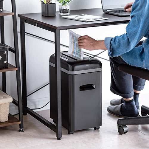 電動シュレッダー(業務用・家庭用・マイクロカット・6枚細断・連続5分使用・CD/DVD・クレジットカード対応) PSD008