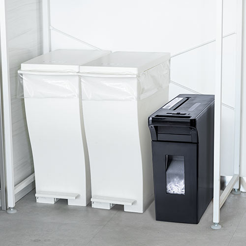 【アウトレット・中古・セール】コロコロシュレッダー（電動・クロスカット・キャスター・取っ手付き・A4・8枚細断・家庭用・ホッチキス対応・業務用・移動・デスクサイドシュレッダー）