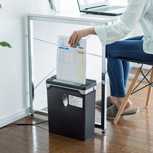 シュレッダー（家庭用・業務用・マイクロカット・A4・クレジットカード・ホッチキス対応・コンパクト） PSD039 サンワサプライ