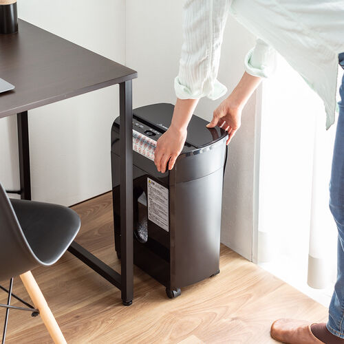 オートフィードシュレッダー（家庭用シュレッダー・業務用シュレッダー・自動細断・連続給紙・自動給紙60枚・マイクロカット 2×10mm・手差し細断8枚・カード細断・13.5L ホッチキス）