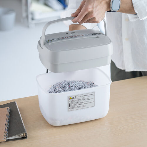 卓上シュレッダー（コンパクトシュレッダー・電動シュレッダー・A5対応・マイクロカット・2×12mm・電動・5枚同時細断・連続2分・5L）