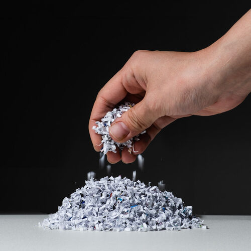 電動シュレッダー（業務用・マイクロカット・A3対応・大容量・A4最大15枚同時細断・A3最大10枚同時細断・30分連続細断・カード細断・ホッチキス対応・40L・静音・キャスター付き）