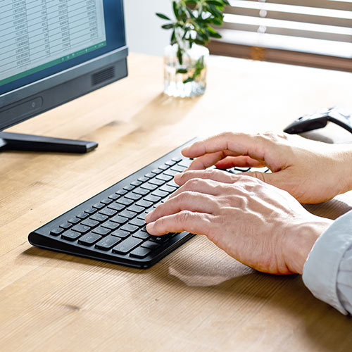 キーボードマウスセット（無線・ワイヤレスフルキーボード・ワイヤレスマウス・スリムキーボード・薄型マウス・持ち運び・充電式・テンキー付き）