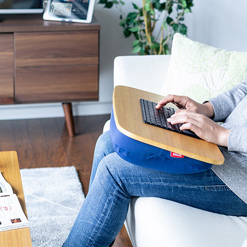 キーボード（Bluetooth・タッチパッド・充電式・iPhone・iPad・アイソレーション・パンタグラフ・マルチペアリング・英語配列・スタンド付き・持ち運び・ブラック）