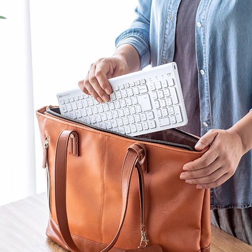 キーボード （ワイヤレスキーボード・Bluetooth・マルチペアリング・Windows・macOS・iOS・Android・iPad・配列切替可能・充電式・テンキー付き・ホワイト） SKB072