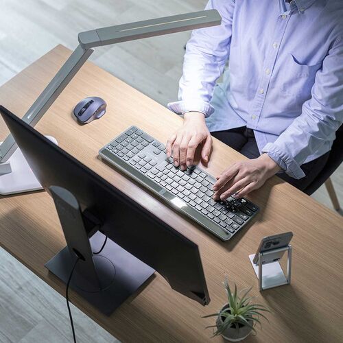 ソーラー充電（Bluetoothキーボード・パンタグラフ・静音・テンキー付き・フルキーボード・Win・Mac・iOS対応・ワイヤレス・無線・日本語配列・マルチペアリング・エコ・グレー）