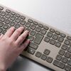 ワイヤレスキーボード（Bluetooth＆2.4Gレシーバー・日本語配列・フルサイズ・マルチペアリング3台・充電式・パンタグラフ式・ベージュ）