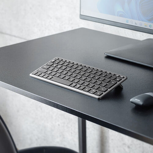 ワイヤレスキーボード（テンキーレス・Bluetooth＆2.4Gレシーバー・日本語配列・マルチペアリング3台・充電式・パンタグラフ式・小型・コンパクト・ブラック）