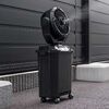 ミストファン（ノズル噴射式・扇風機・8L・自動首振り・コードレス・USB Type-C・充電式・キャスター付・キャンプ・現場・強力送風・リモコン・ブラック）