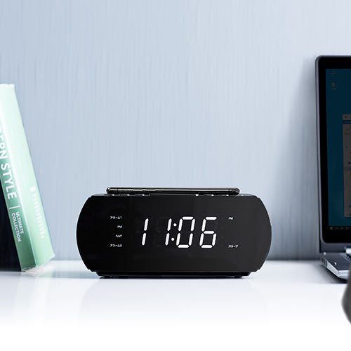 ZIP－FM オリジナルワイヤレス充電器 時計（ワイヤレス充電・Qi充電・5W・デジタル時計・FMラジオ