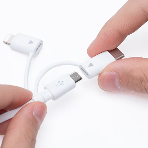 巻き取り充電ケーブル （3in1・Lightning・microUSB・Type-C対応・MFi認証品・通信・3Way・80㎝・ホワイト）
