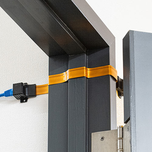 すきま用LANケーブル（隙間・窓・サッシ・ドア・フラットケーブル・中継アダプタ・CAT5相当・屋外）