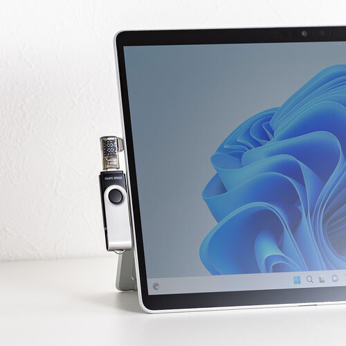 USB-C 変換アダプタ（L字・電力表示機能・USB 40Gbps・PD 140W・映像出力・8K・60Hz・L型・方向変換・Type-C・クリアカラー・スケルトンデザイン）