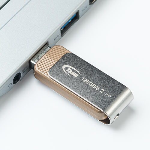 USBメモリ（USB3.2・128GB・回転式キャップ付き）