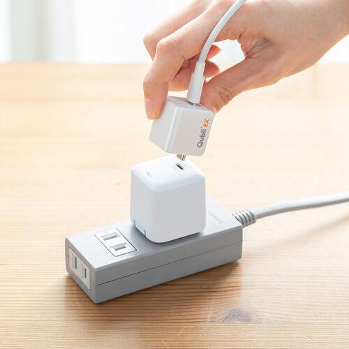 Qubii （EX・タイプC・256GB・メモリ内蔵 ・PD60W・高速充電 ・Android・自動バックアップ・パソコン不要・iPad・iPhone15・ホワイト）IPLBC256GW