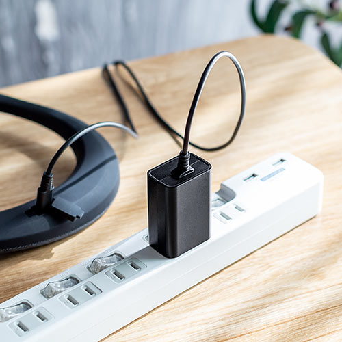 AC充電器(ケーブル一体型・Type-C・PSE取得・ケーブル長2m・スマートフォン・小型ガジェット)