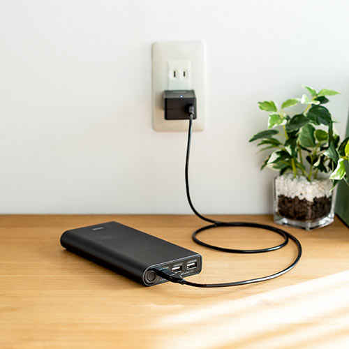 PSE試験合格新品未使用OUTDOOR BATTERY10000mAh　ブラック モバイルバッテリー(大容量・PD30W対応・PSE適合・Type C